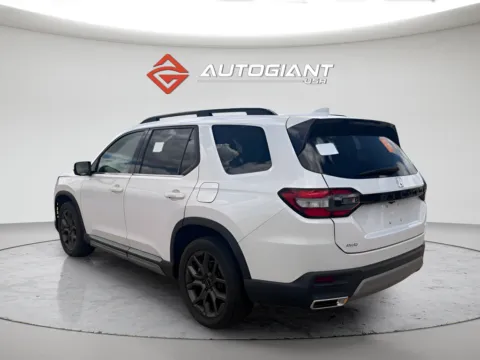 More photos of 2024 Honda Pilot Elite at AutoGiant USA Indianapolis, IN