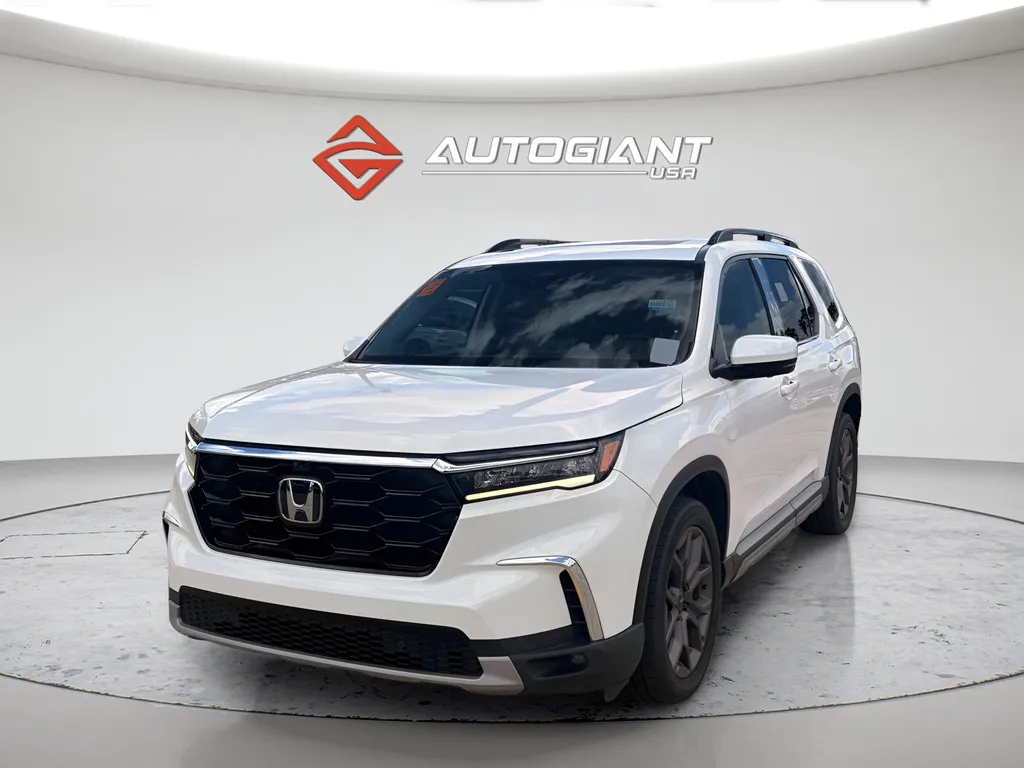 White 2024 Honda Pilot Elite for sale in Indianapolis, IN