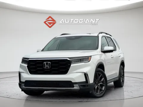 White 2024 Honda Pilot Elite for sale in Indianapolis, IN
