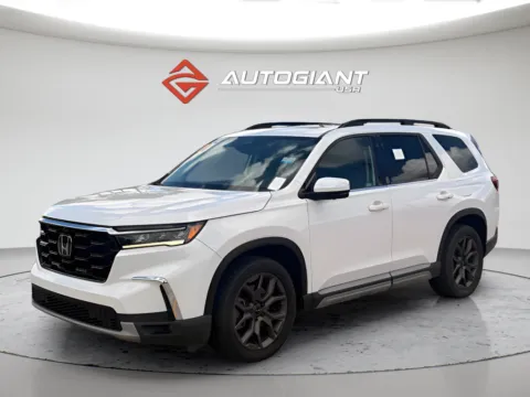 Photos of 2024 Honda Pilot Elite for sale in Indianapolis, IN at AutoGiant USA Indianapolis
