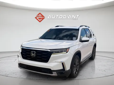 White 2024 Honda Pilot Elite for sale in Indianapolis, IN