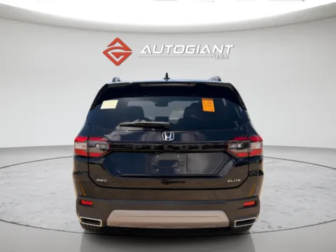 More photos of 2023 Honda Pilot Elite at AutoGiant USA Indianapolis, IN