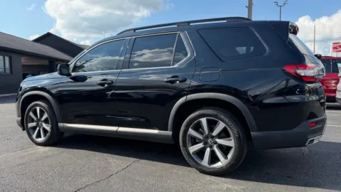 More photos of 2023 Honda Pilot Elite at AutoGiant USA Indianapolis, IN