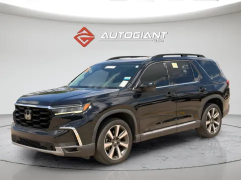 Photos of 2023 Honda Pilot Elite for sale in Indianapolis, IN at AutoGiant USA Indianapolis
