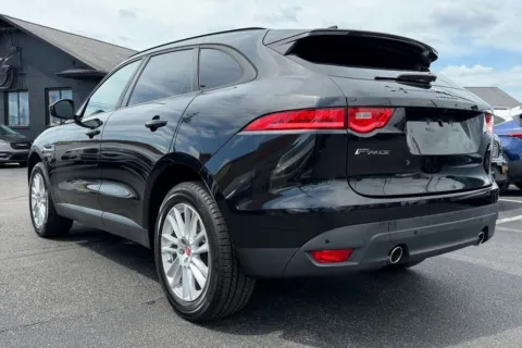 More photos of 2018 Jaguar F-PACE 30t Premium at AutoGiant USA Indianapolis, IN