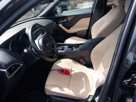 More photos of 2018 Jaguar F-PACE 30t Premium at AutoGiant USA Indianapolis, IN