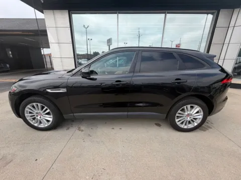 Photos of 2018 Jaguar F-PACE 30t Premium for sale in Indianapolis, IN at AutoGiant USA Indianapolis