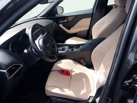 More photos of 2018 Jaguar F-PACE 30t Premium at AutoGiant USA Indianapolis, IN