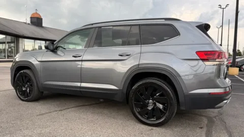 More photos of 2024 Volkswagen Atlas 2.0T SE w/Technology at AutoGiant USA Indianapolis, IN