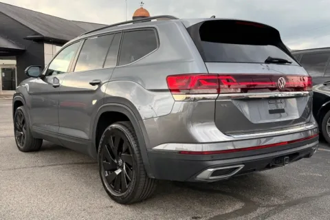 More photos of 2024 Volkswagen Atlas 2.0T SE w/Technology at AutoGiant USA Indianapolis, IN