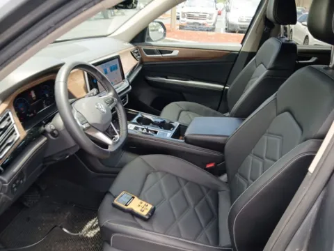 More photos of 2024 Volkswagen Atlas 2.0T SE w/Technology at AutoGiant USA Indianapolis, IN