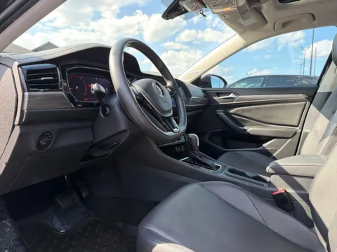 Photos of 2020 Volkswagen Jetta SEL for sale in Indianapolis, IN at AutoGiant USA Indianapolis
