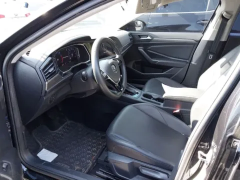 More photos of 2020 Volkswagen Jetta SEL at AutoGiant USA Indianapolis, IN