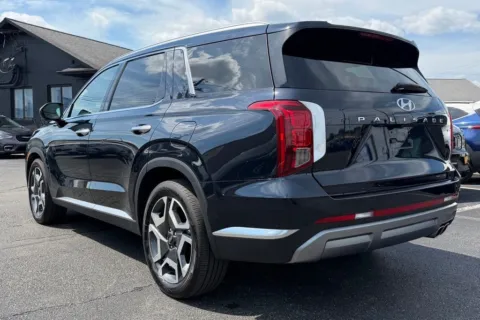More photos of 2024 Hyundai Palisade Limited at AutoGiant USA Indianapolis, IN