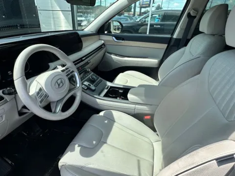 Photos of 2024 Hyundai Palisade Limited for sale in Indianapolis, IN at AutoGiant USA Indianapolis