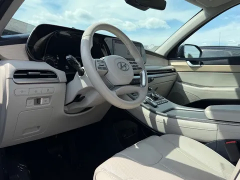 Photos of 2024 Hyundai Palisade Limited for sale in Indianapolis, IN at AutoGiant USA Indianapolis