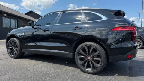 More photos of 2019 Jaguar F-PACE 30t Portfolio at AutoGiant USA Indianapolis, IN