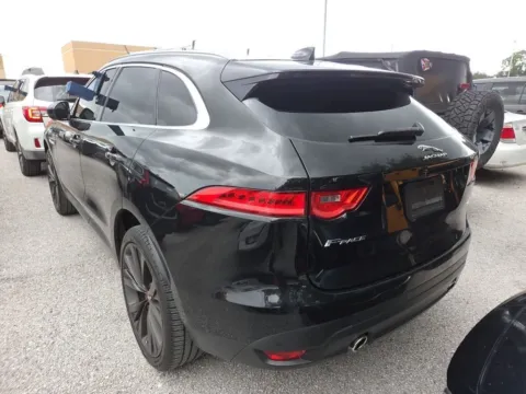 More photos of 2019 Jaguar F-PACE 30t Portfolio at AutoGiant USA Indianapolis, IN