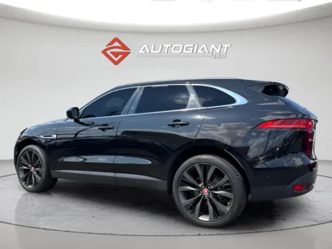 More photos of 2019 Jaguar F-PACE 30t Portfolio at AutoGiant USA Indianapolis, IN