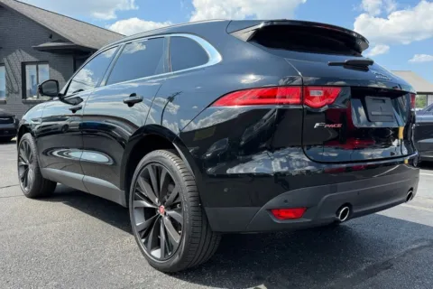 More photos of 2019 Jaguar F-PACE 30t Portfolio at AutoGiant USA Indianapolis, IN