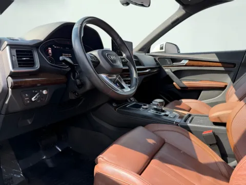 Photos of 2020 Audi Q5 e 55 Prestige for sale in Indianapolis, IN at AutoGiant USA Indianapolis