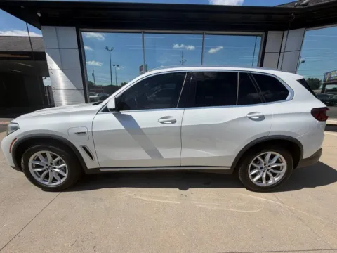 Photos of 2022 BMW X5 xDrive45e for sale in Indianapolis, IN at AutoGiant USA Indianapolis