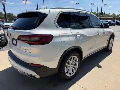 More photos of 2022 BMW X5 xDrive45e at AutoGiant USA Indianapolis, IN
