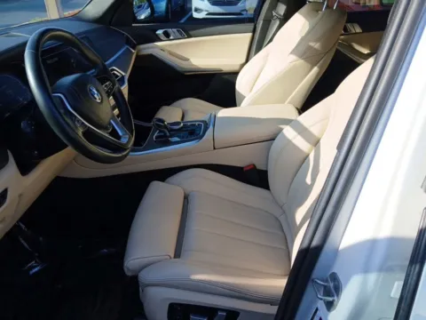 More photos of 2022 BMW X5 xDrive45e at AutoGiant USA Indianapolis, IN