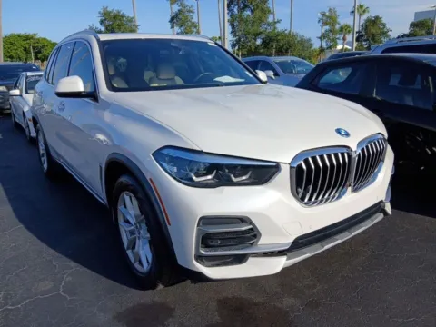 Photos of 2022 BMW X5 xDrive45e for sale in Indianapolis, IN at AutoGiant USA Indianapolis