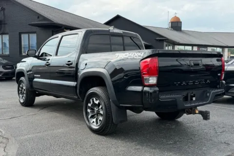 More photos of 2016 Toyota Tacoma TRD Off-Road at AutoGiant USA Indianapolis, IN