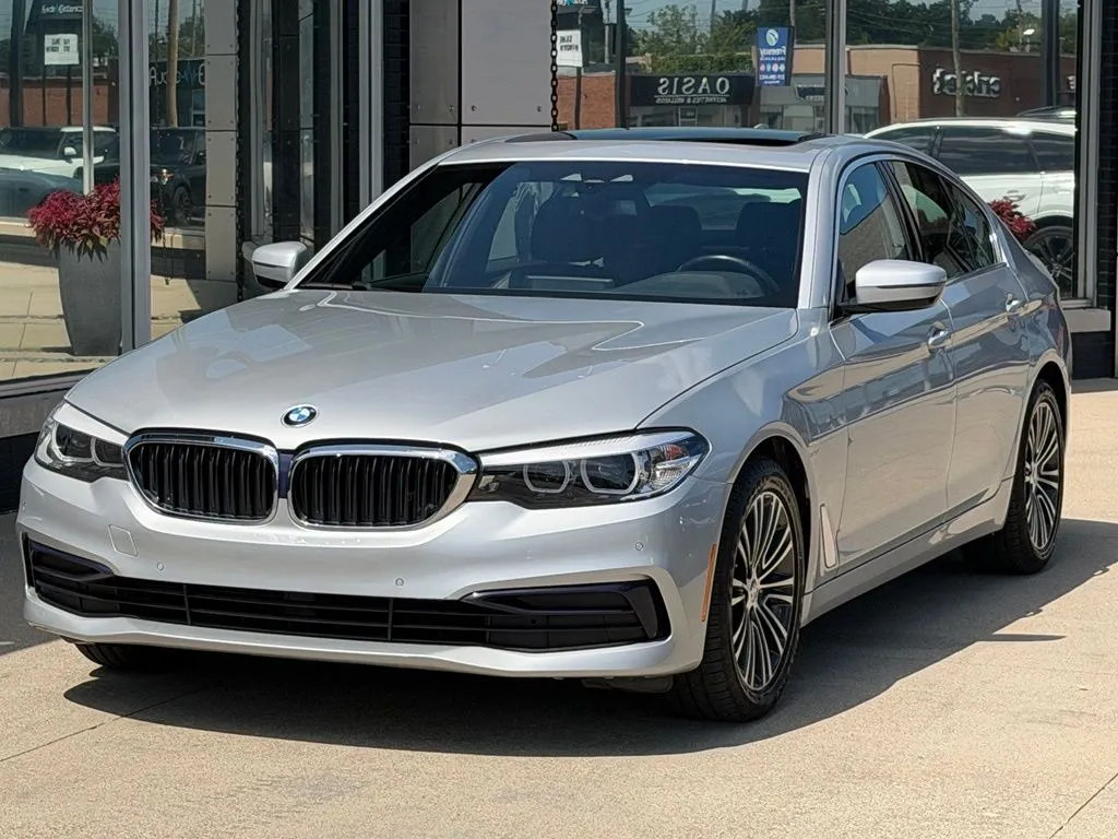 Silver 2019 BMW 5 Series 530i xDrive for sale in Indianapolis, IN