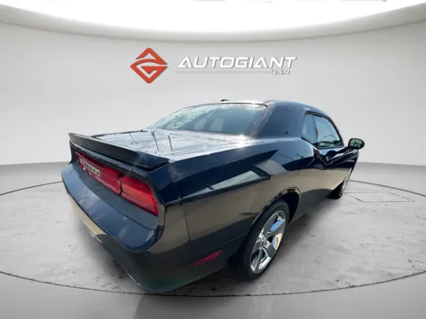 More photos of 2010 Dodge Challenger R/T at AutoGiant USA Indianapolis, IN