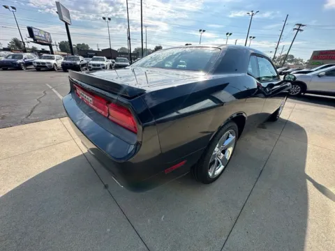 More photos of 2010 Dodge Challenger R/T at AutoGiant USA Indianapolis, IN