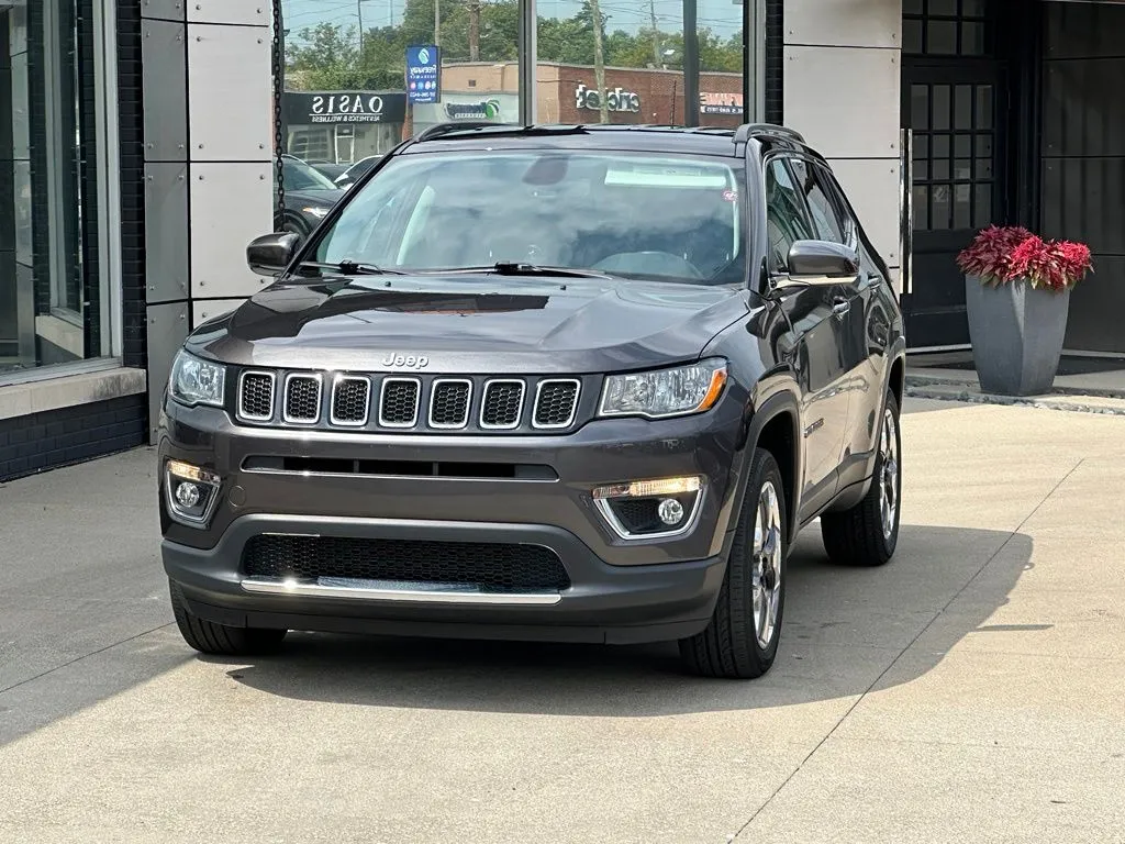 Gray 2020 Jeep Compass Limited for sale in Indianapolis, IN