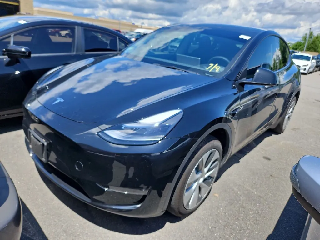 Used 2023 Tesla Model Y Long Range for sale in Indianapolis, IN at ...