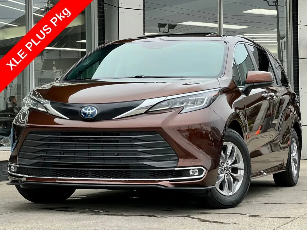 2022 Toyota Sienna XLE for sale in Indianapolis, IN