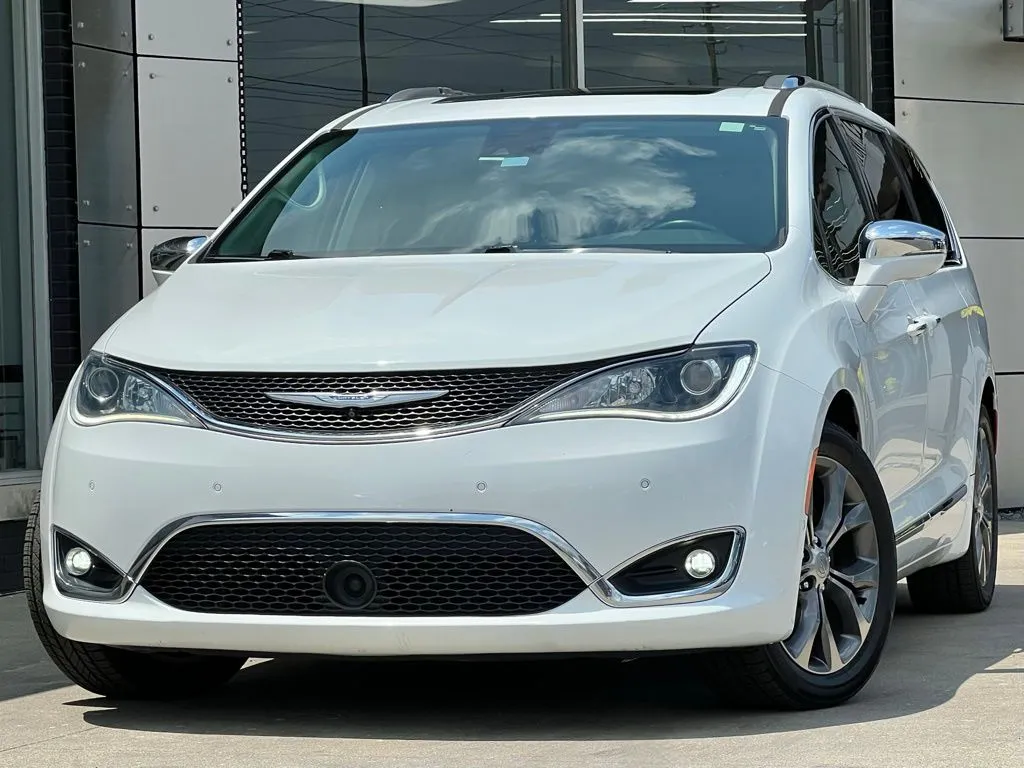 2017 Chrysler Pacifica Limited for sale in Indianapolis, IN