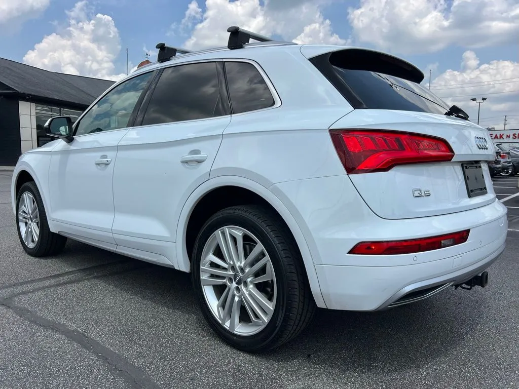 2018 Audi Q5 Premium Plus photo 2