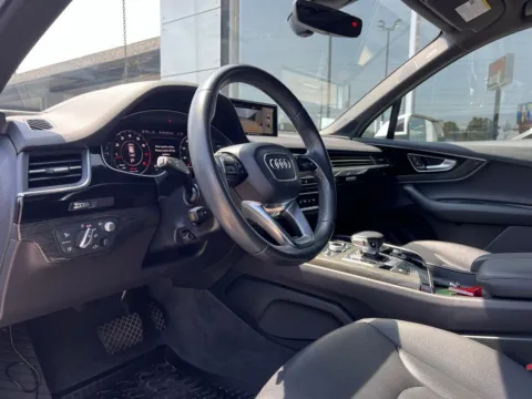 Photos of 2018 Audi Q7 3.0T Prestige for sale in Indianapolis, IN at AutoGiant USA Indianapolis