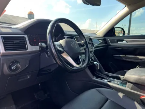 Photos of 2021 Volkswagen Atlas SEL for sale in Indianapolis, IN at AutoGiant USA Indianapolis