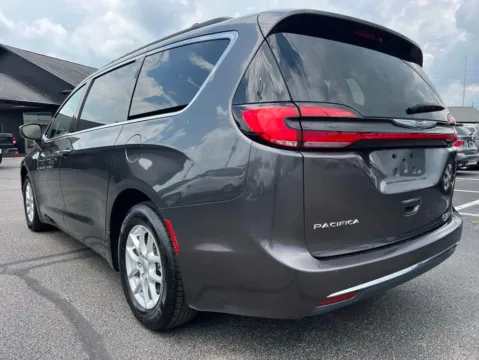 More photos of 2022 Chrysler Pacifica Touring L at AutoGiant USA Indianapolis, IN
