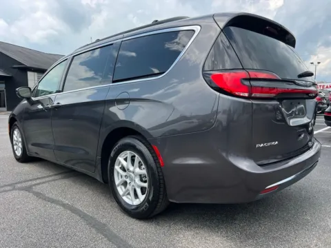 More photos of 2022 Chrysler Pacifica Touring L at AutoGiant USA Indianapolis, IN
