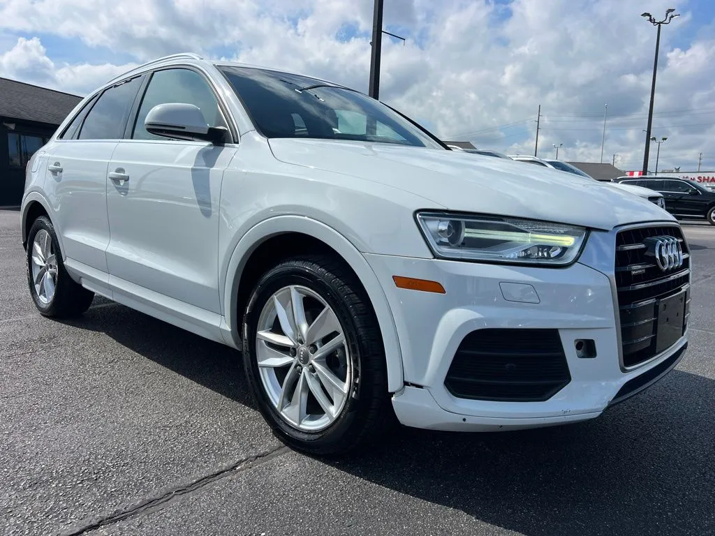 2016 Audi Q3 Premium Plus photo 2