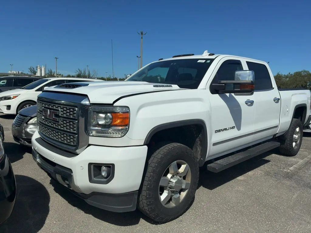 White 2018 GMC Sierra 3500HD Denali for sale in Indianapolis, IN