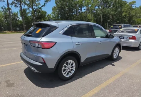 More photos of 2022 Ford Escape Hybrid SE at AutoGiant USA Indianapolis, IN