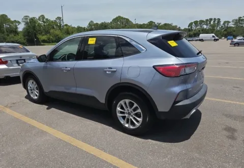 Photos of 2022 Ford Escape Hybrid SE for sale in Indianapolis, IN at AutoGiant USA Indianapolis