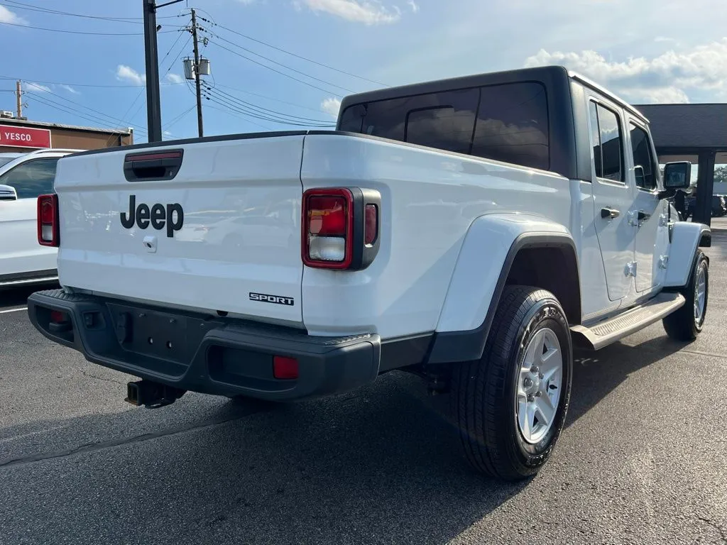2021 Jeep Gladiator Sport photo 3