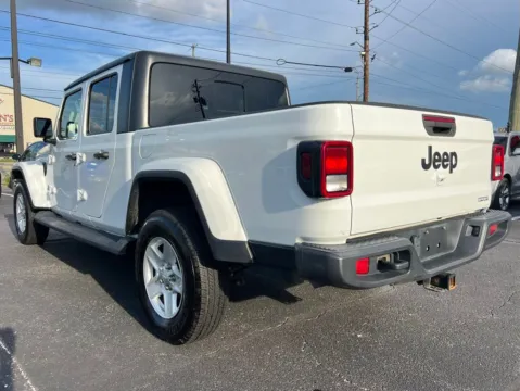 More photos of 2021 Jeep Gladiator Sport at AutoGiant USA Indianapolis, IN