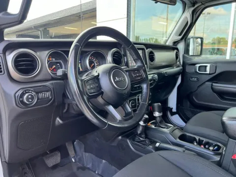 Photos of 2021 Jeep Gladiator Sport for sale in Indianapolis, IN at AutoGiant USA Indianapolis