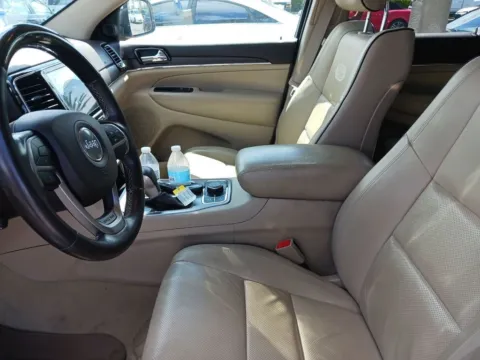 More photos of 2020 Jeep Grand Cherokee Overland at AutoGiant USA Indianapolis, IN
